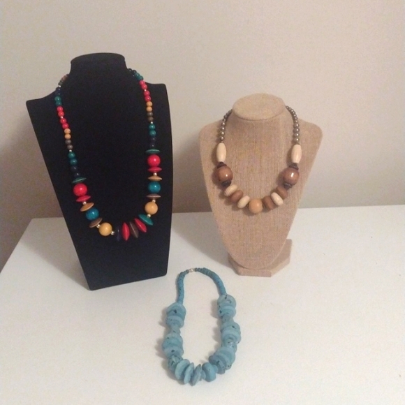 unmarked Jewelry - Lot of 3 vintage wooden chunky beaded necklaces and choker